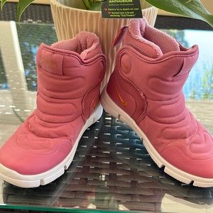 Nike Novice Boot Pink US size 12